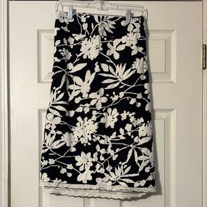 CJ Banks Black and White Floral Pencil Skirt